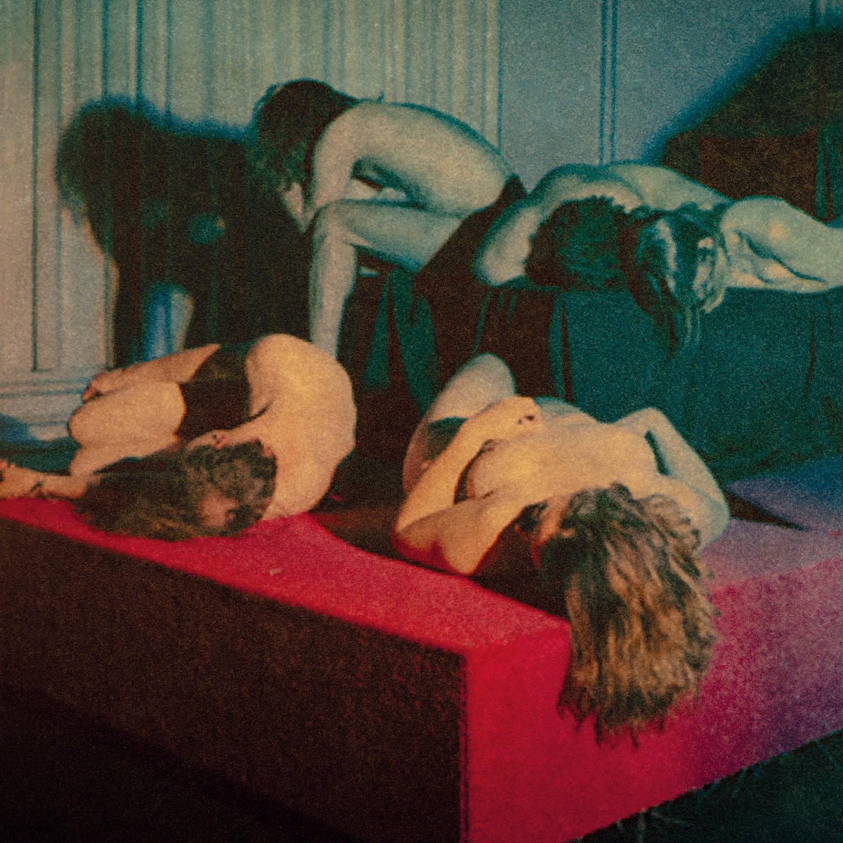 Omslaget till Whispering Sons Alone.